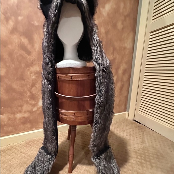 Furry Animal Hood with Scarf - Black and Gray - Pockets too! - Picture 4 of 7